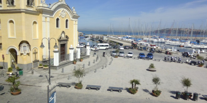 Piazza Marina Grande nuova e1459418590994