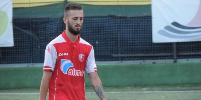 Bacio Terracino calciatore Procida