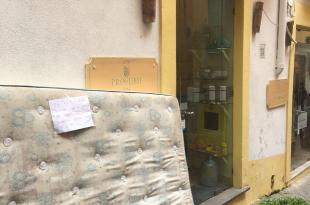 Materasso in Via V Emanuele