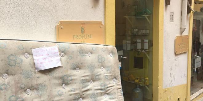 Materasso in Via V Emanuele